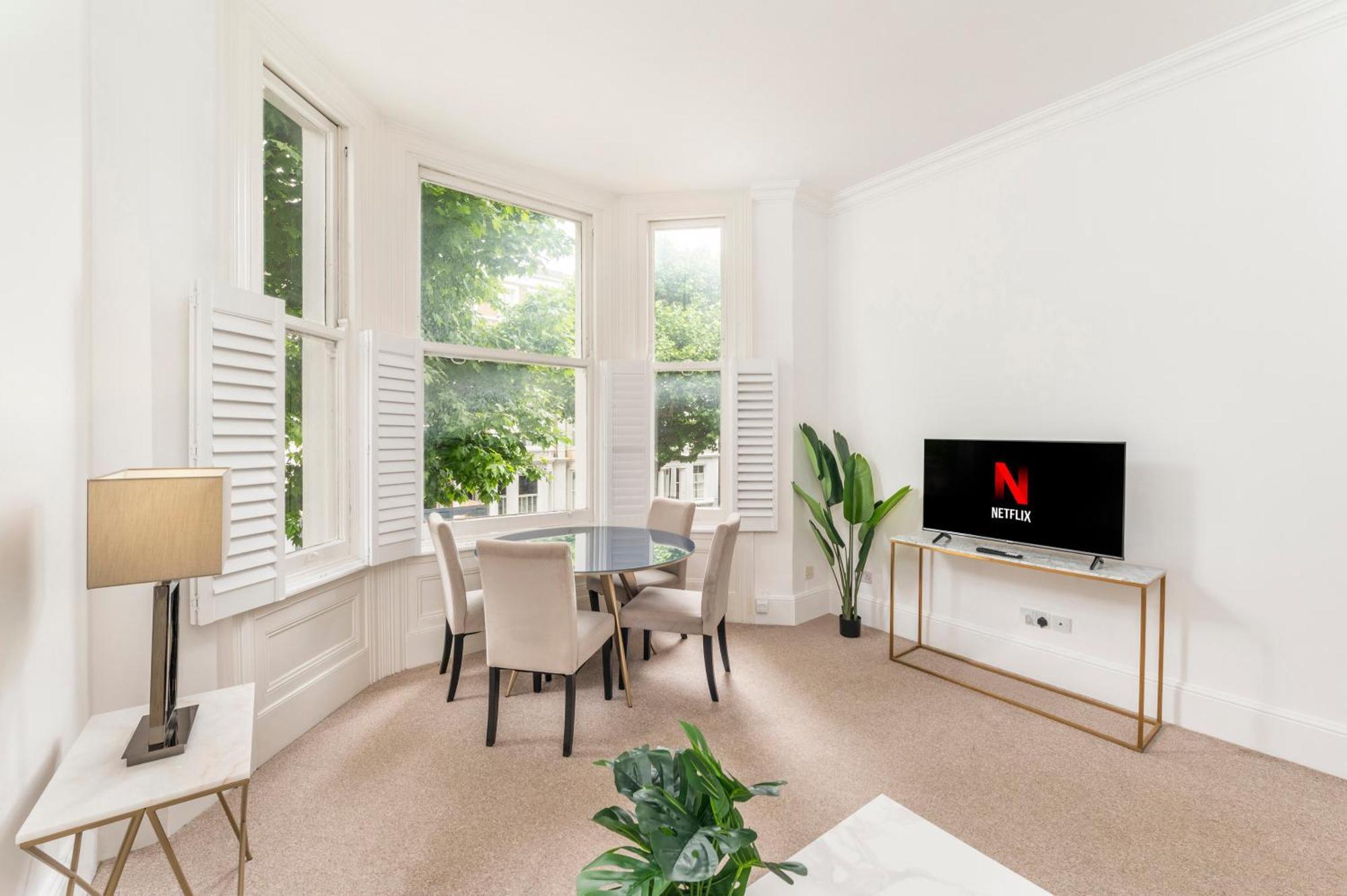 2 Min Walk Earls Court Station - Luxury 2 Bedroom Flat Londra Exterior foto