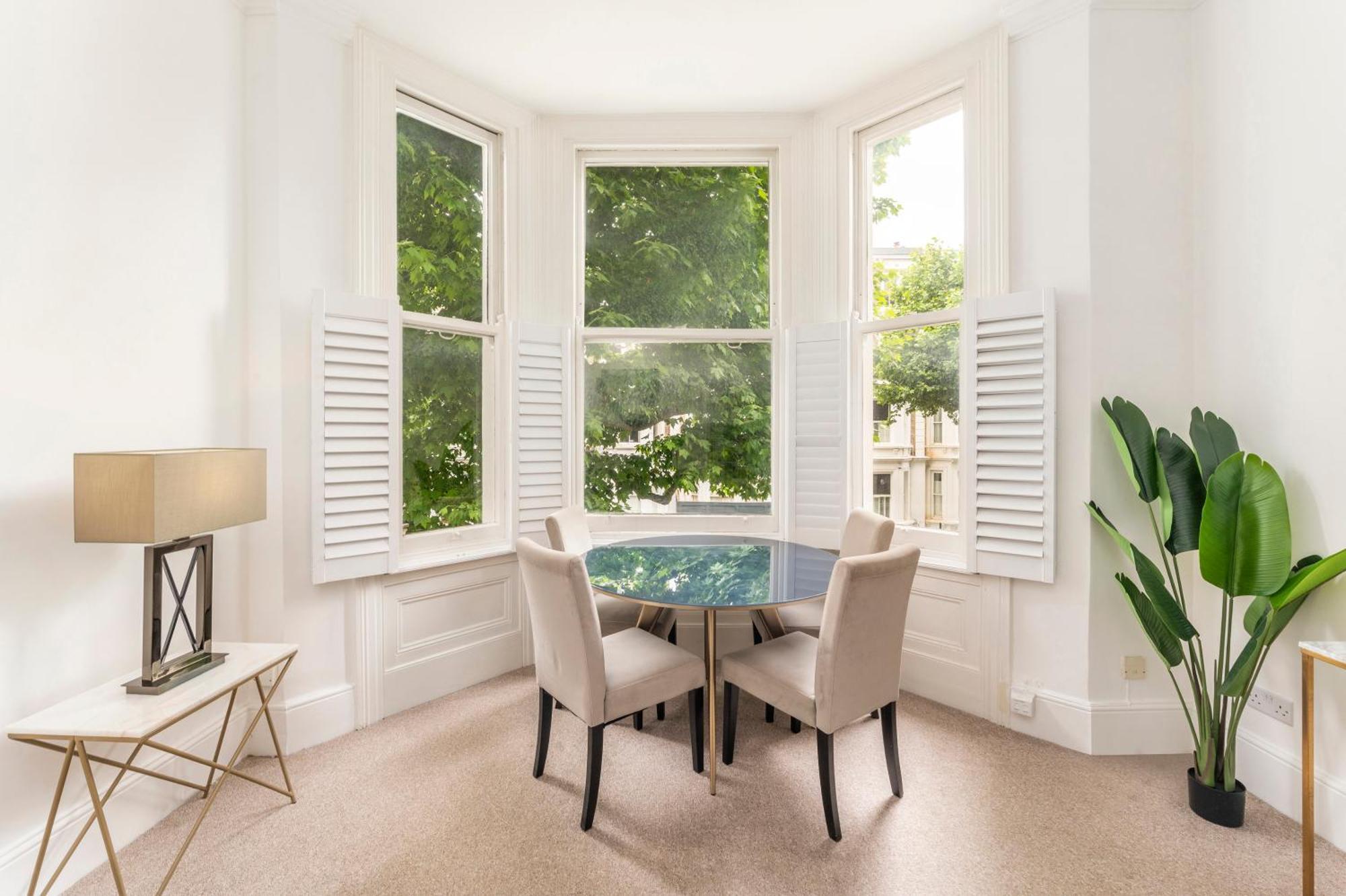 2 Min Walk Earls Court Station - Luxury 2 Bedroom Flat Londra Exterior foto