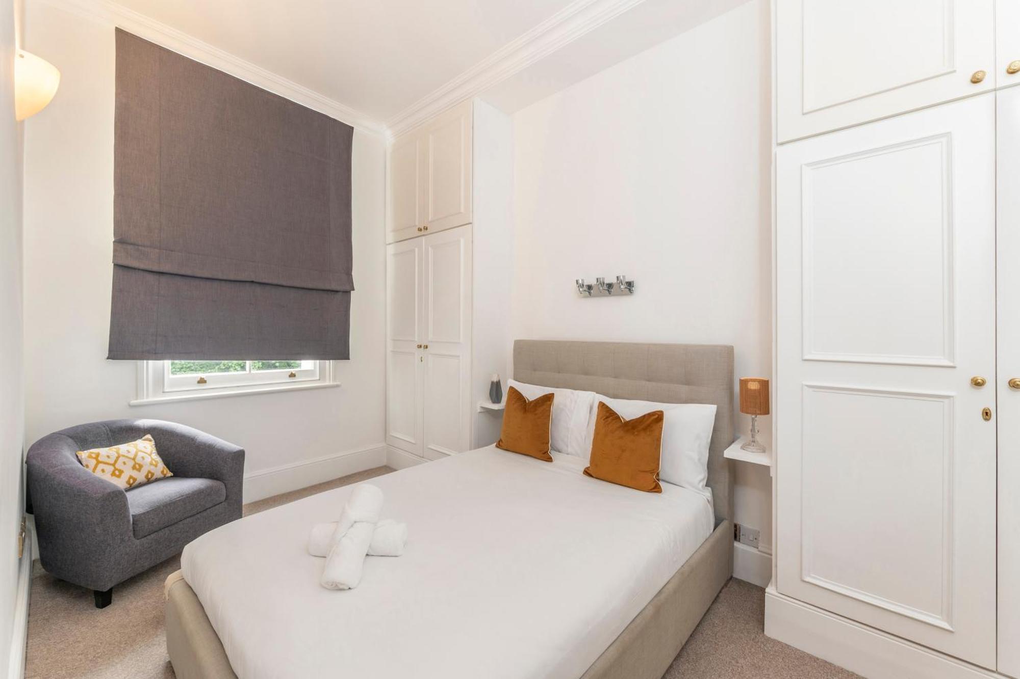 2 Min Walk Earls Court Station - Luxury 2 Bedroom Flat Londra Exterior foto